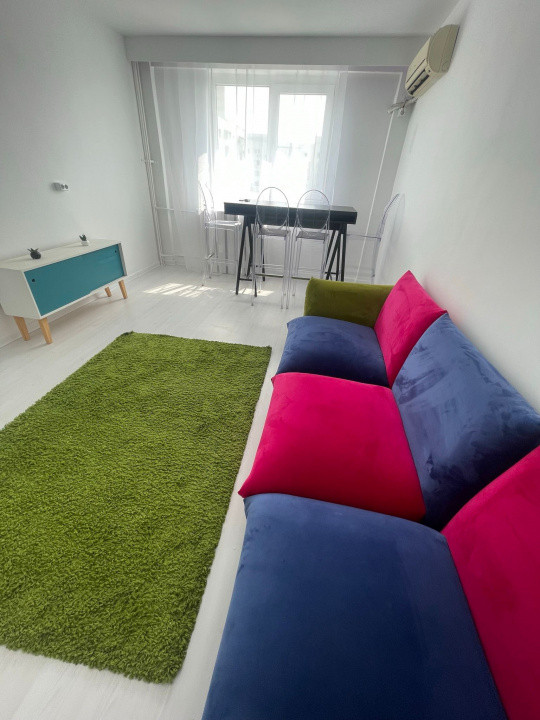 Închiriez apartament 2 camere – Piața Victoriei