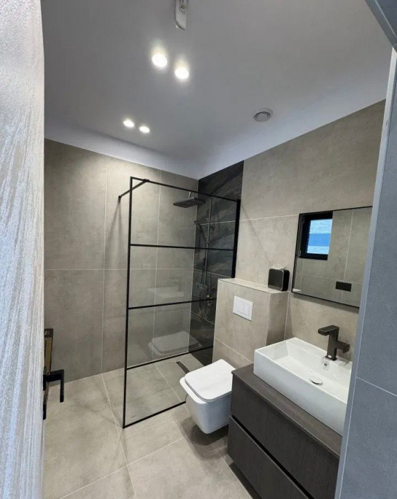 Casă modernă cu 5 camere și piscină pe acoperiș – Serenity Residence Voluntari