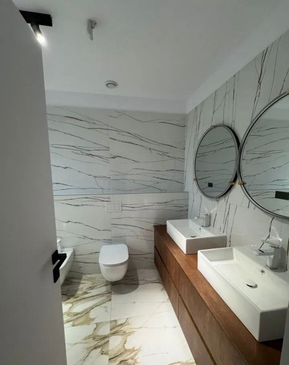 Casă modernă cu 5 camere și piscină pe acoperiș – Serenity Residence Voluntari