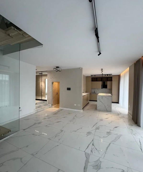Casă modernă cu 5 camere și piscină pe acoperiș – Serenity Residence Voluntari