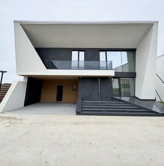 Casă modernă cu 5 camere și piscină pe acoperiș – Serenity Residence Voluntari