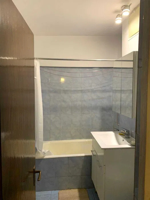 de inchiriat apartament 2 camere zona Stefan cel Mare