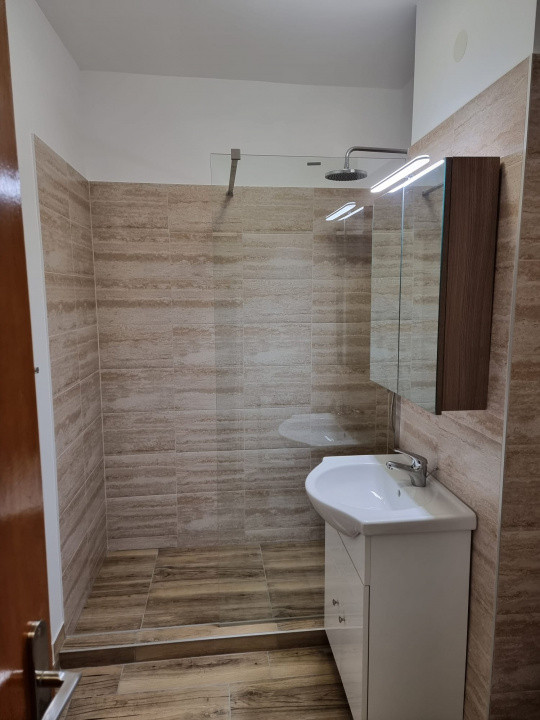 Apartament 3 camere – 74 mp – Decomandat