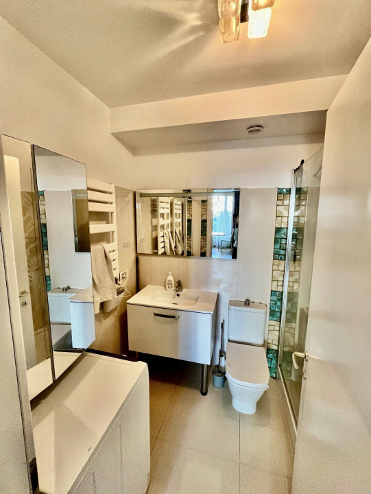 de inchiriat apartament decomandat cu 3 camere  in Aviatiei 