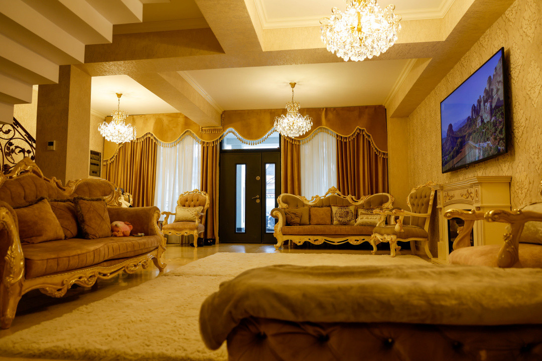 Casa Individuala | 6 camere | Curte | Aviatiei 