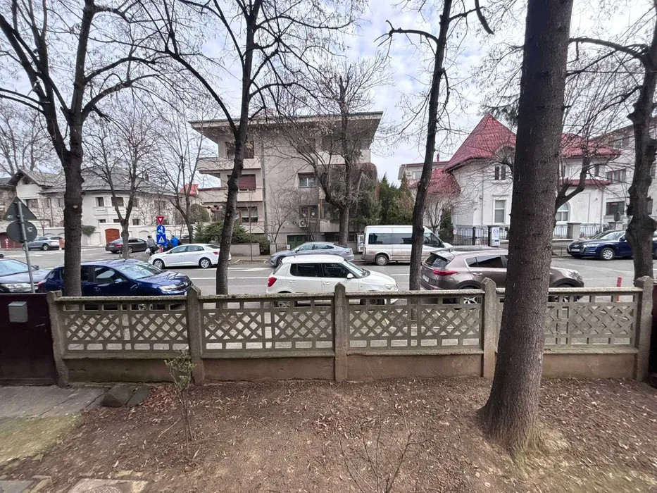 de inchiriat apartament decomandat cu 2 camere  in Dorobanti 