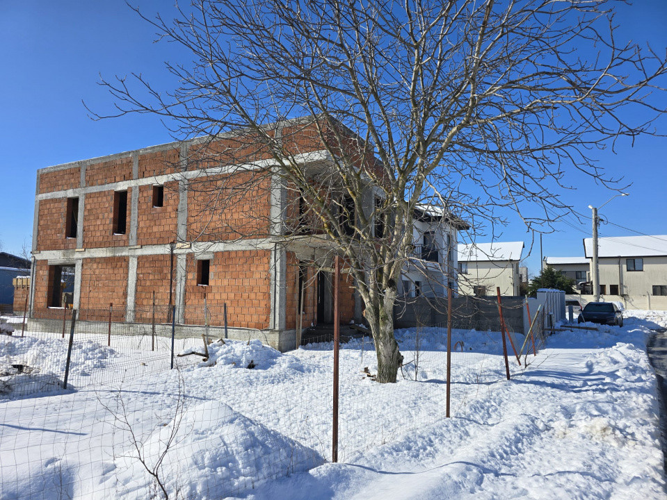 Vila 5 camere Tunari zona Centrala