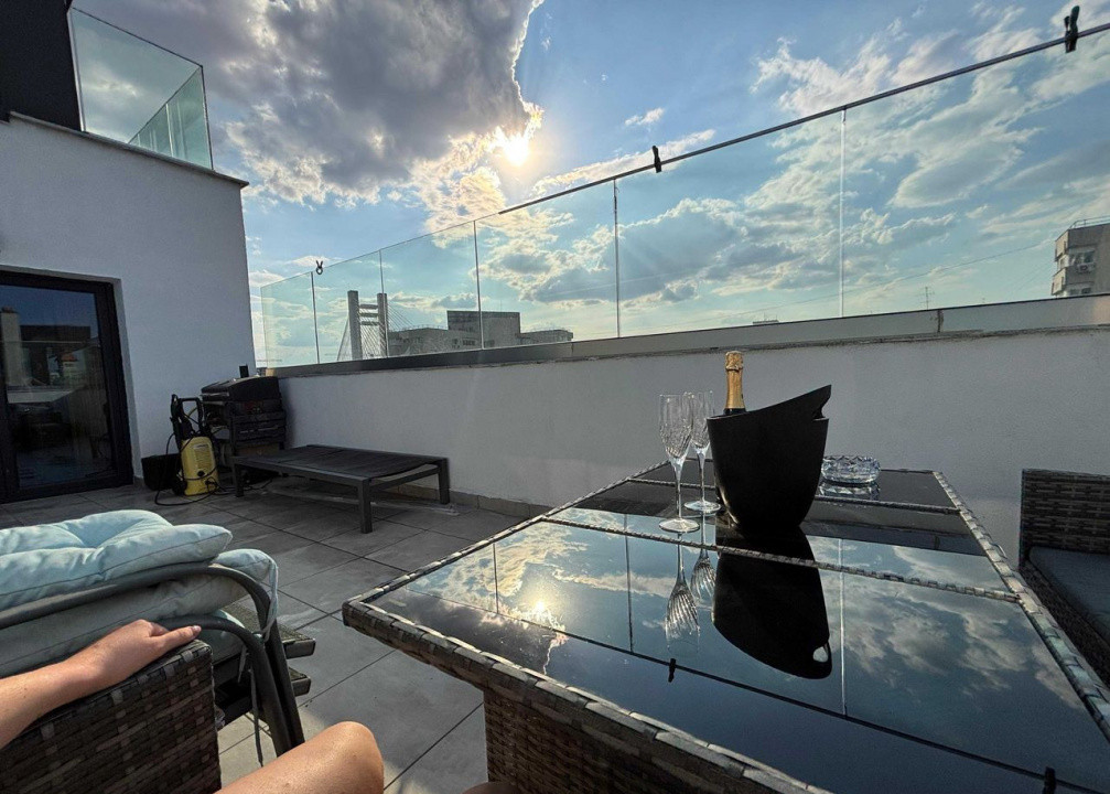 Penthouse 3 camere la prima inchiriere | 100 mp | 2 locuri de parcare | 3 terase