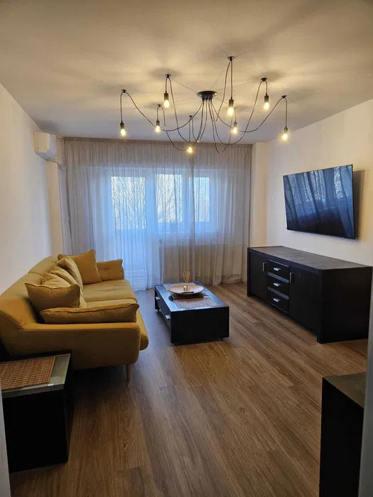 de inchiriat apartament semidecomandat cu 3 camere  in 13 Septembrie 