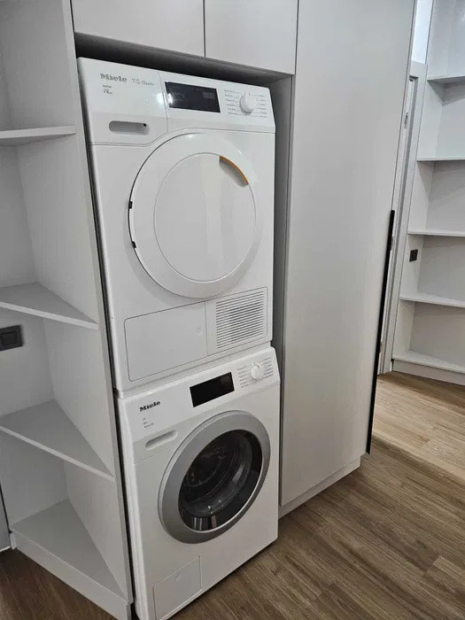 de inchiriat apartament semidecomandat cu 3 camere  in 13 Septembrie 