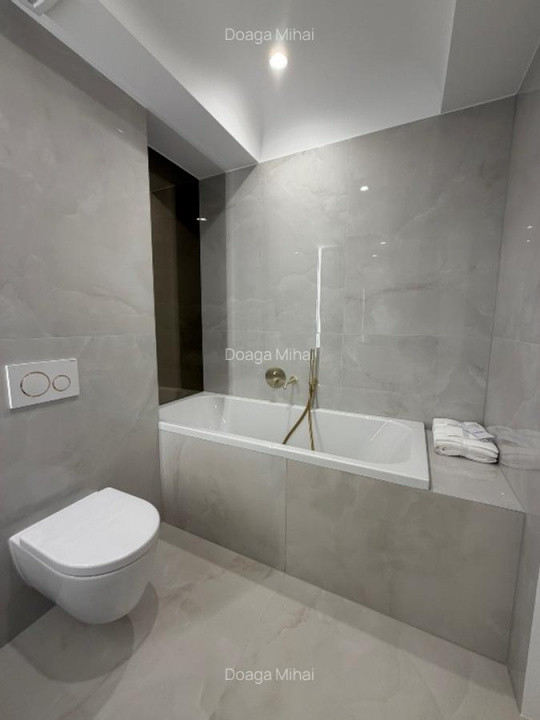 Inchiriere apartament 3 camere Cortina North | Prima inchiriere | Balcon 10 mp