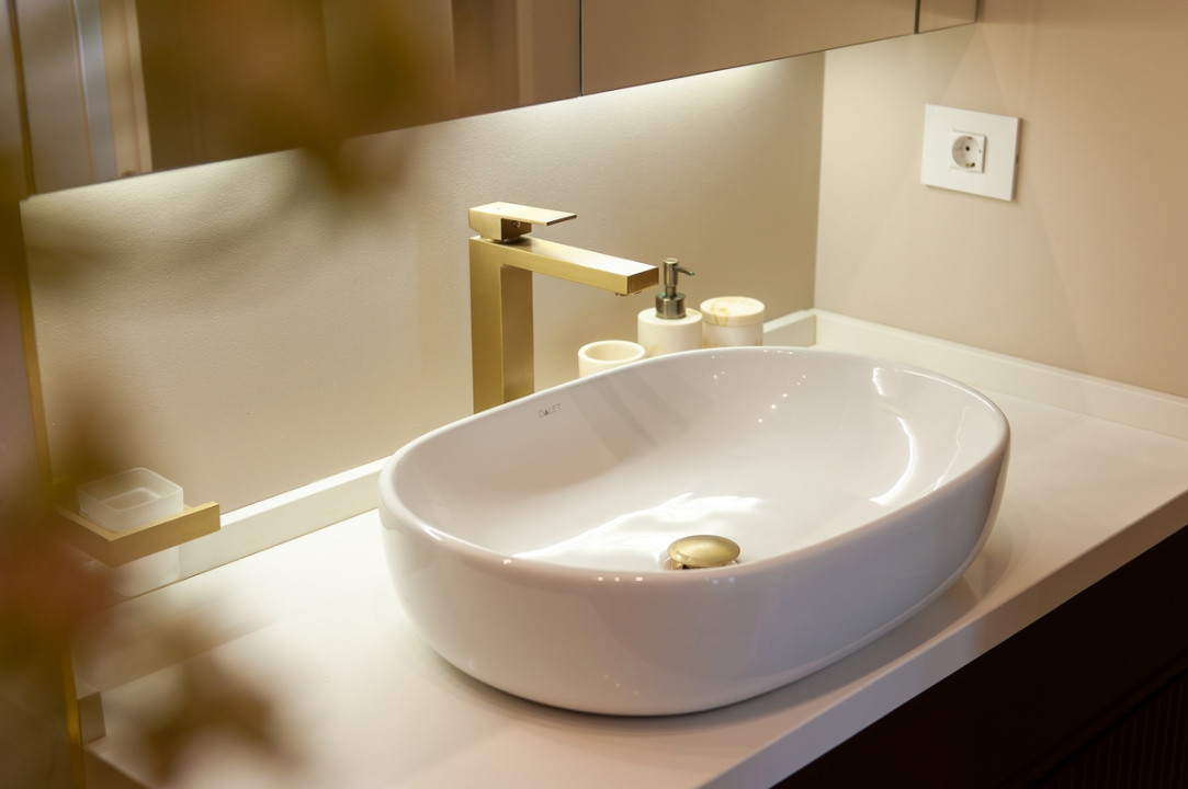 de inchiriat apartament cu 4 camere in zona Baneasa 