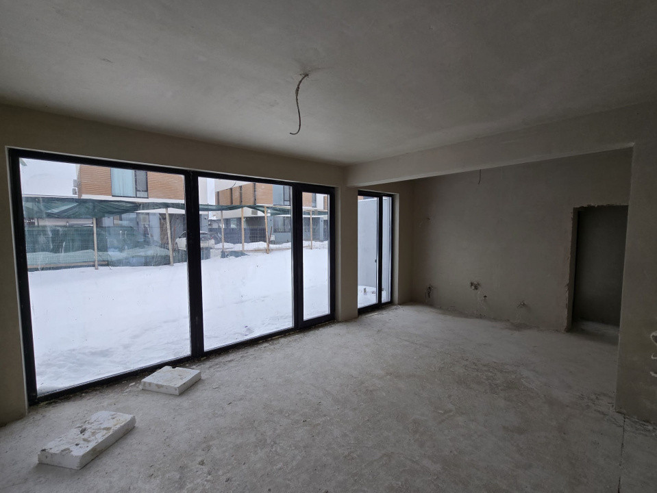 Vila 5 camere Tunari de vanzare