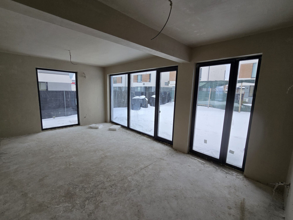 Vila 5 camere Tunari de vanzare