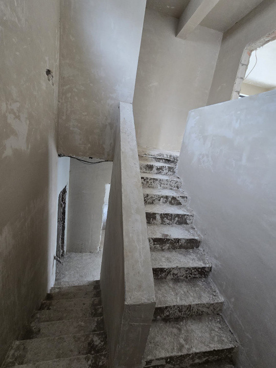 Vila 5 camere Tunari de vanzare