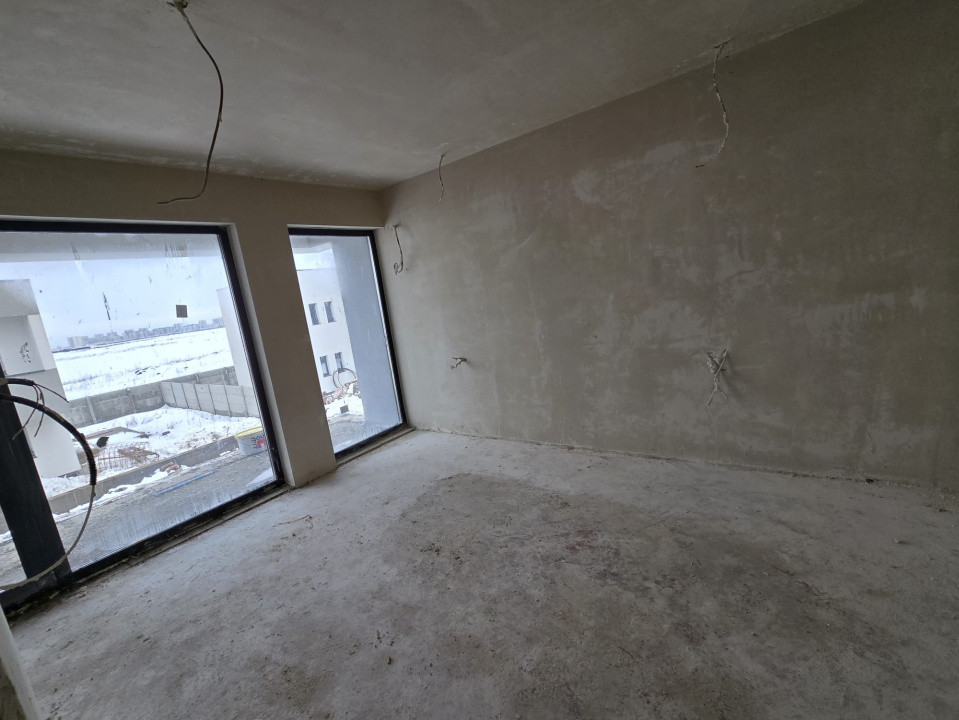 Vila 5 camere Tunari de vanzare