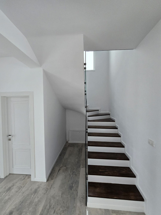 Vila 4 camere Premium Voluntari de vanzare