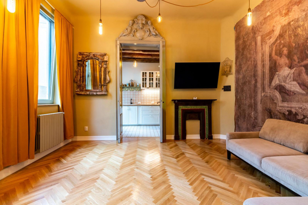Casa individuala, 215 mp, 5 camere, partial renovat, parcare, zona Armeneasca