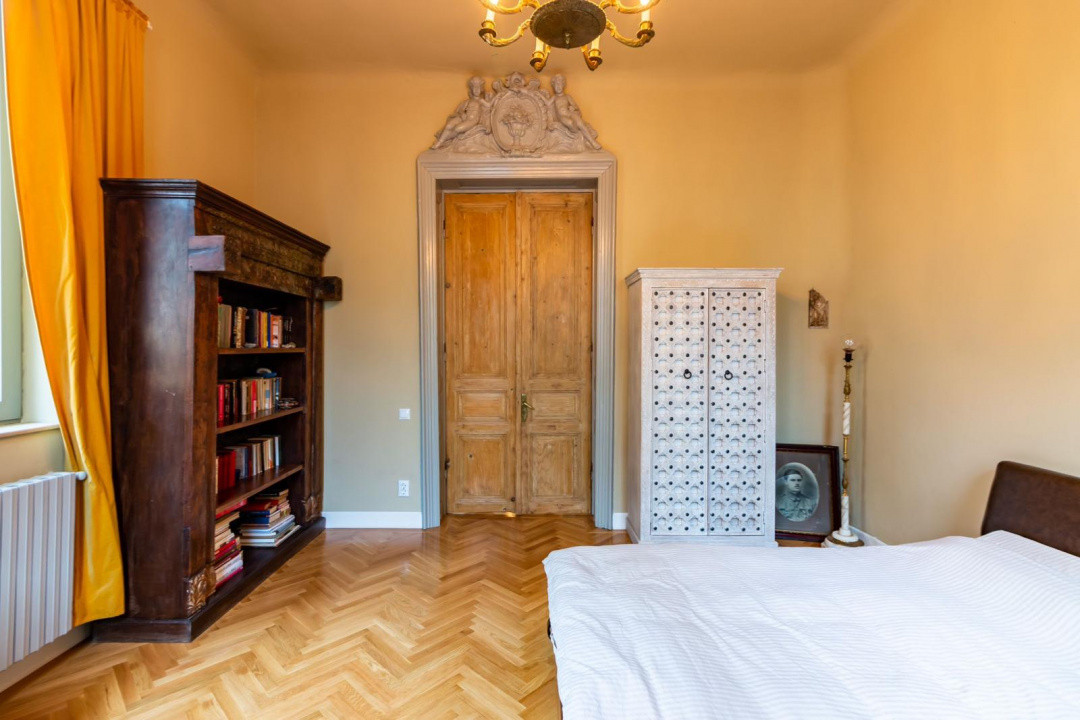 Casa individuala, 215 mp, 5 camere, partial renovat, parcare, zona Armeneasca