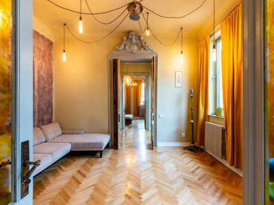 Casa individuala, 215 mp, 5 camere, partial renovat, parcare, zona Armeneasca