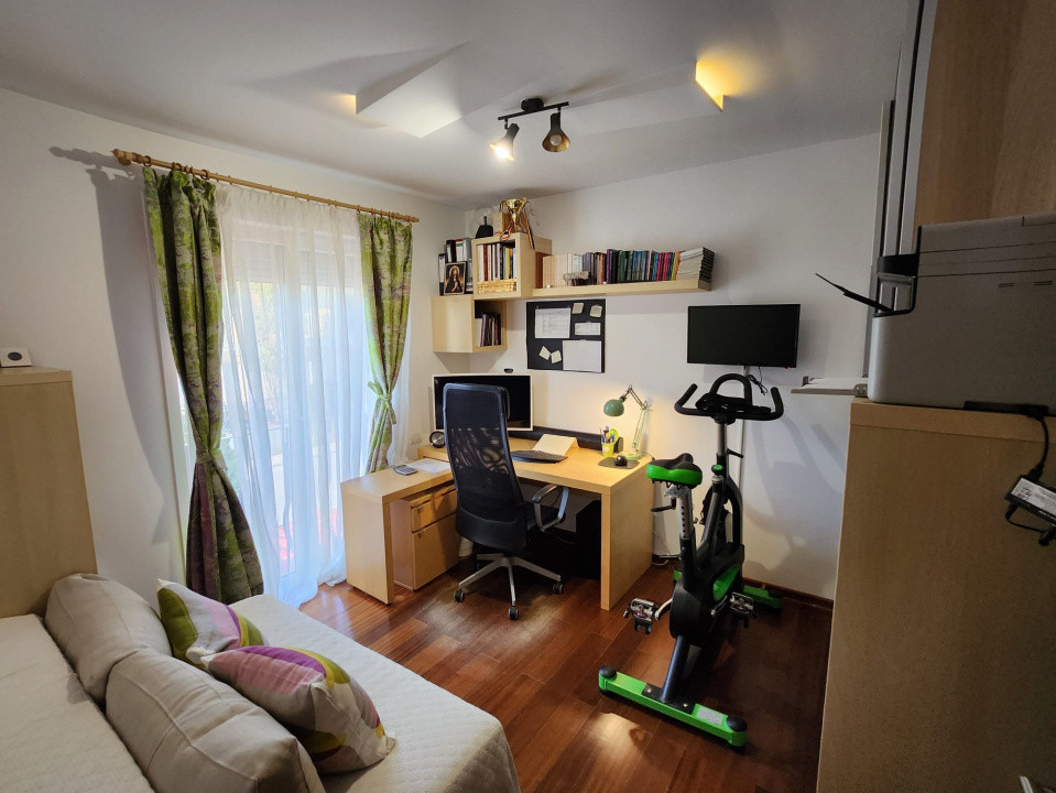 Vilă duplex P+1 în Cosmopolis | 4 parcări incluse, 3 dormitoare, curte proprie