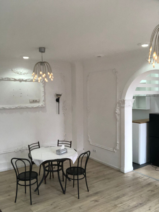 Casa boiereasca individuala 8 camere, 300 mp, curte, parcare, zona Unirii