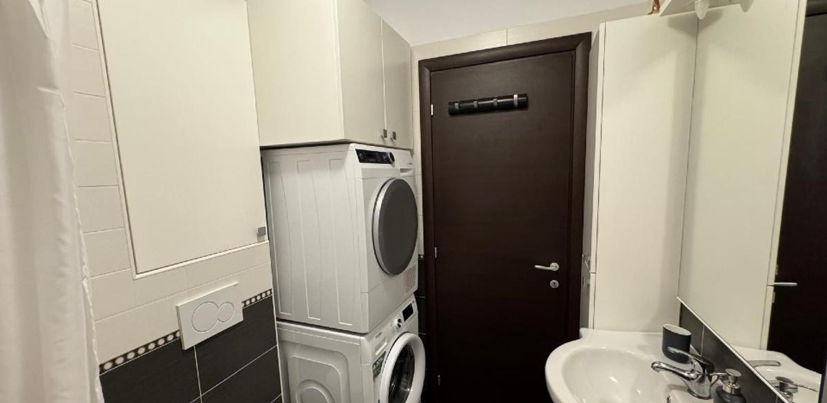 Inchiriere 2 camere decomandat, Aviatiei, parcare subterana