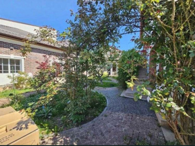 Închiriez vilă spațioasă cu corp secundar – ideal rezidențial sau business