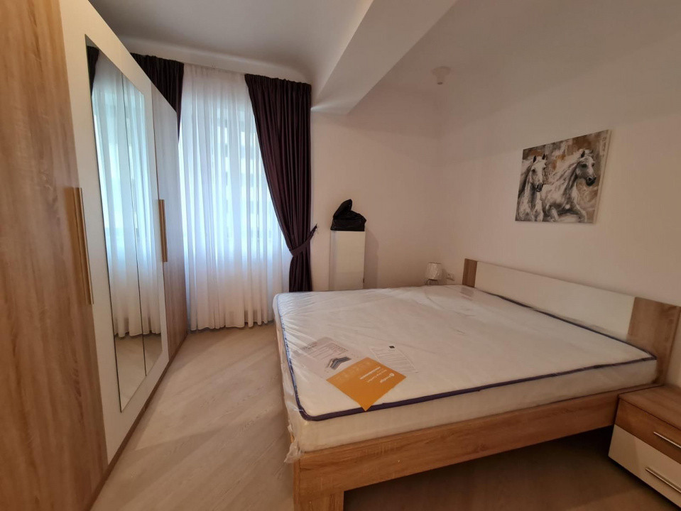 de inchiriat apartament 3 camere in Cortina North