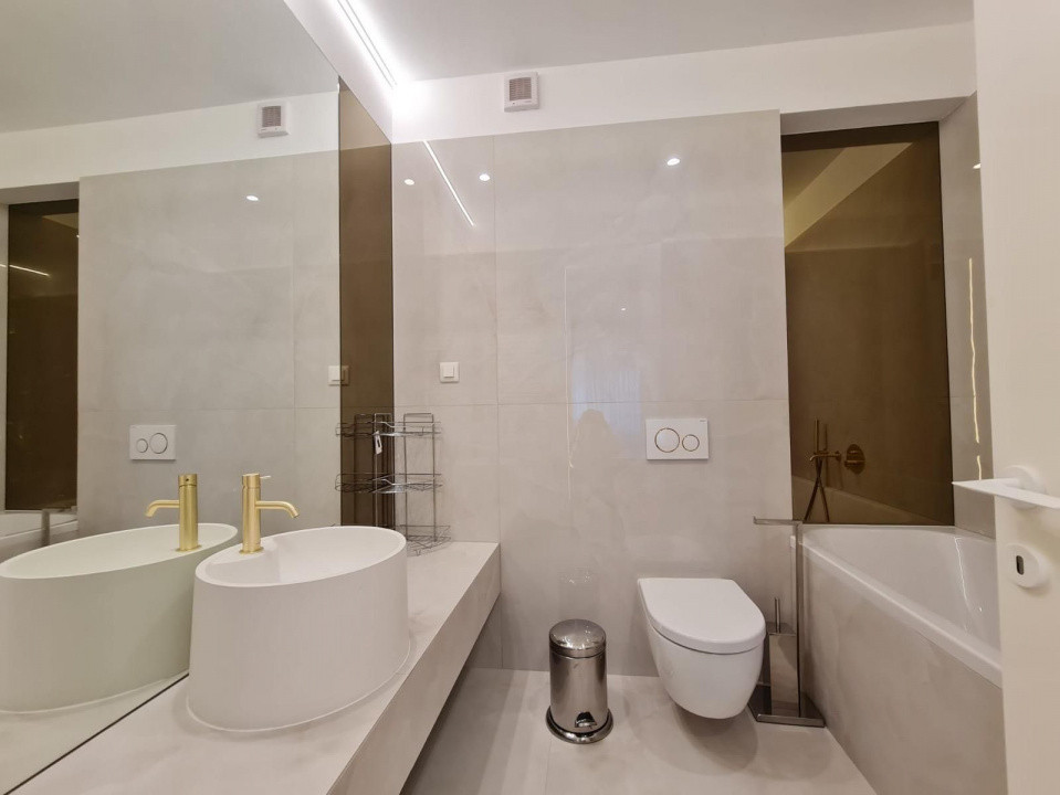 de inchiriat apartament 3 camere in Cortina North