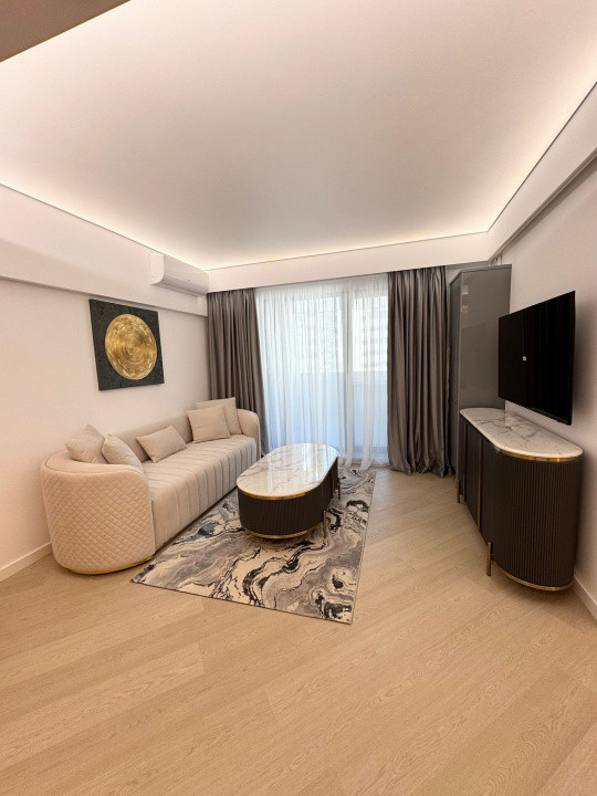 de inchiriat apartament 3 camere in Cortina North