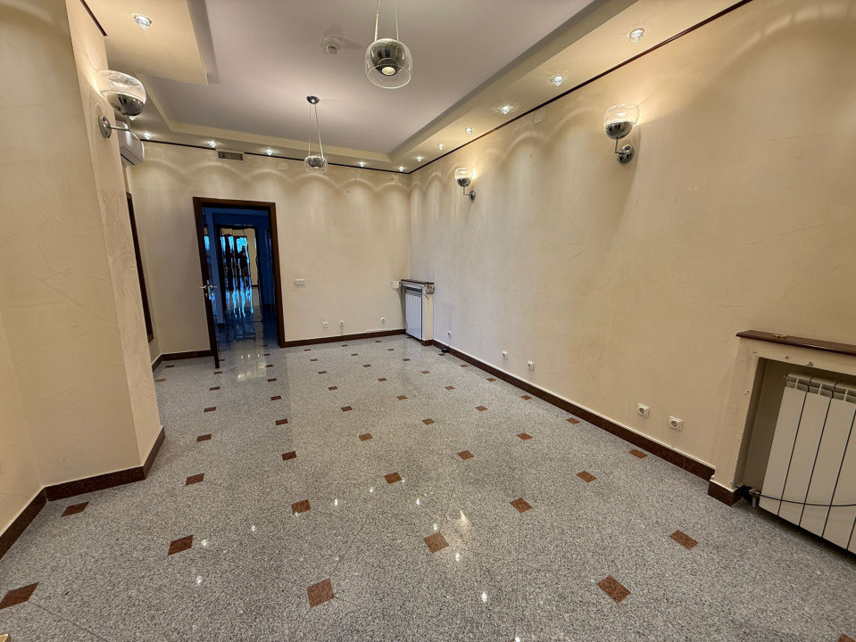 Clădire de birouri modernă de închiriat - Sector 1