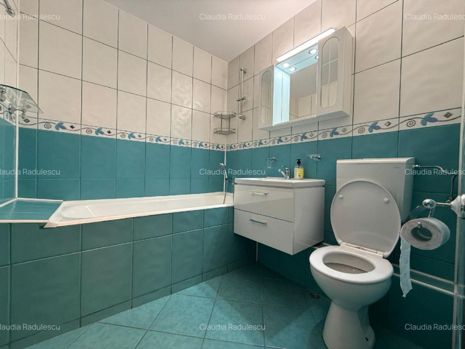 Inchiriez apartament de 4 camere in zona Nicolae Titulescu