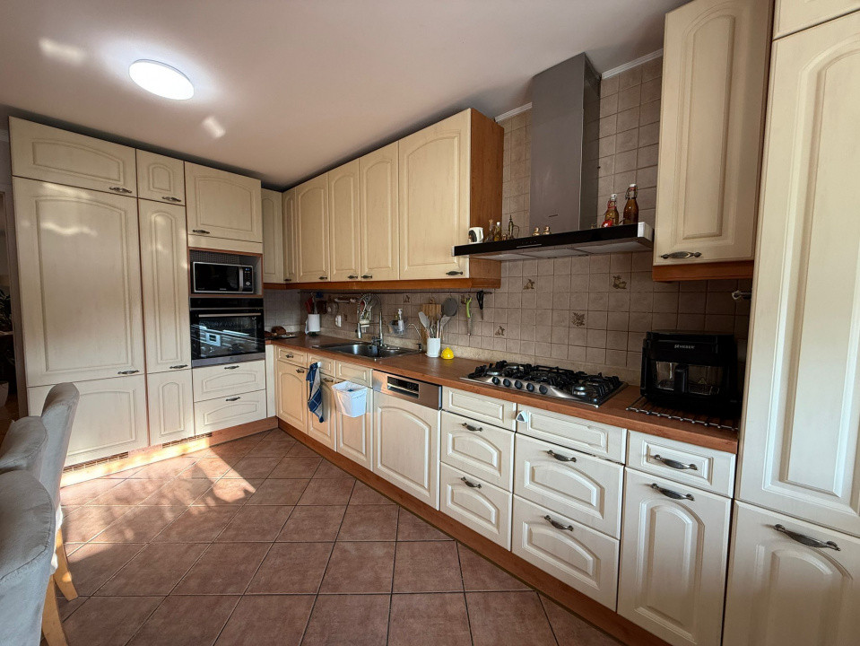 Vilă spațioasă cu piscină, saună și seră – Corbeanca