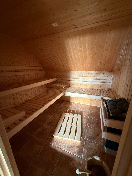 Vilă spațioasă cu piscină, saună și seră – Corbeanca