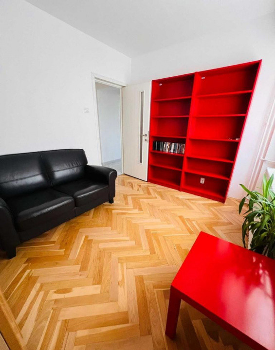 De inchiriat apartament decomandat cu 3 camere  in Arcul de Triumf 