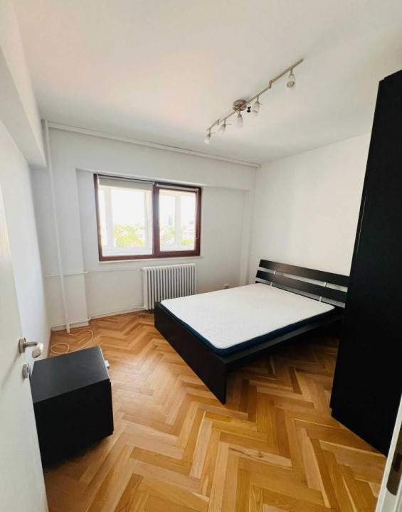 De inchiriat apartament decomandat cu 3 camere  in Arcul de Triumf 