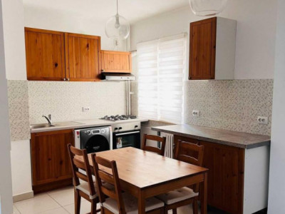 De inchiriat apartament decomandat cu 3 camere  in Arcul de Triumf 