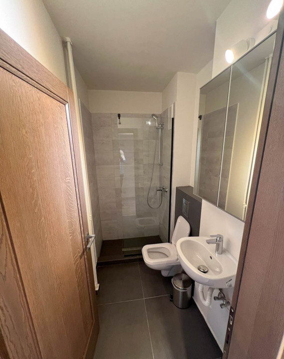 Apartament 4 camere, Unirii, potrivit birou