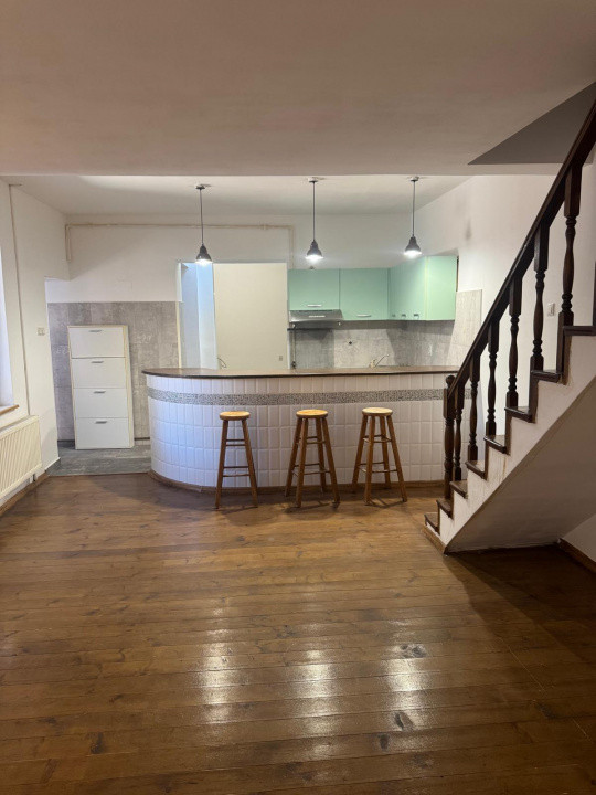 Închiriere vilă 4 camere