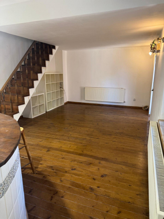 Închiriere vilă 4 camere