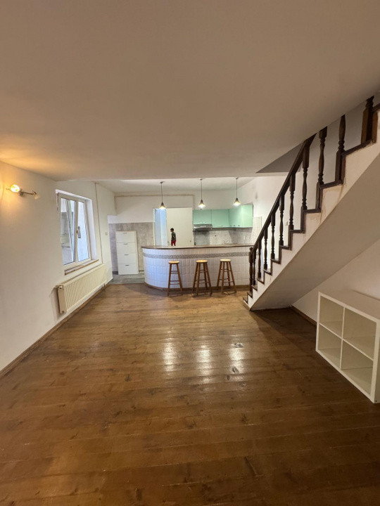 Închiriere vilă 4 camere