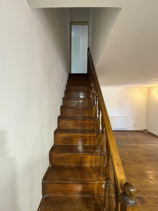 Închiriere vilă 4 camere