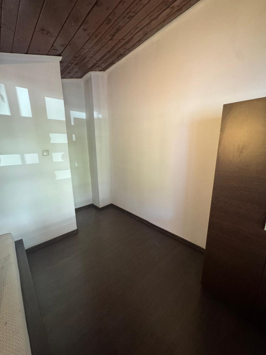 Închiriere vilă 4 camere