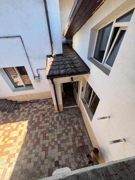 Închiriere vilă 4 camere