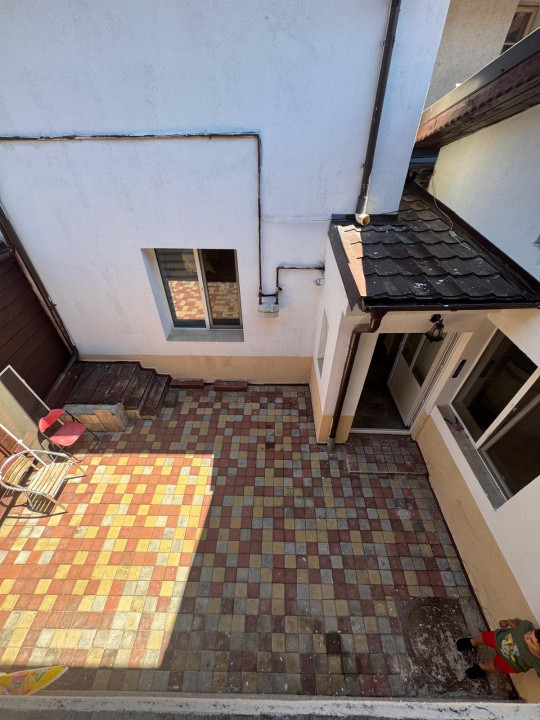 Închiriere vilă 4 camere