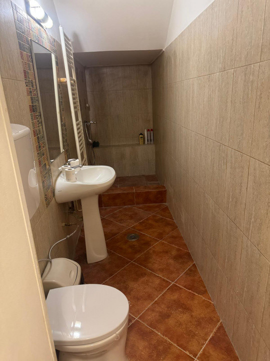 Închiriere vilă 4 camere