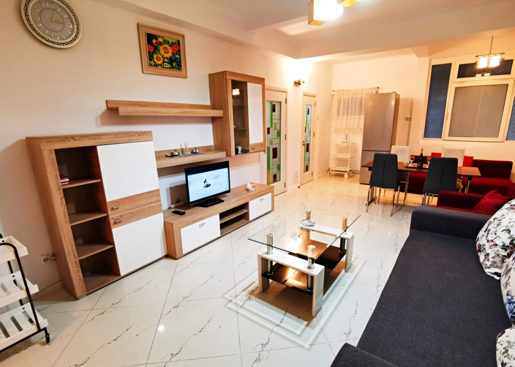 De inchiriat apartament decomandat cu 3 camere  in Dorobanti 