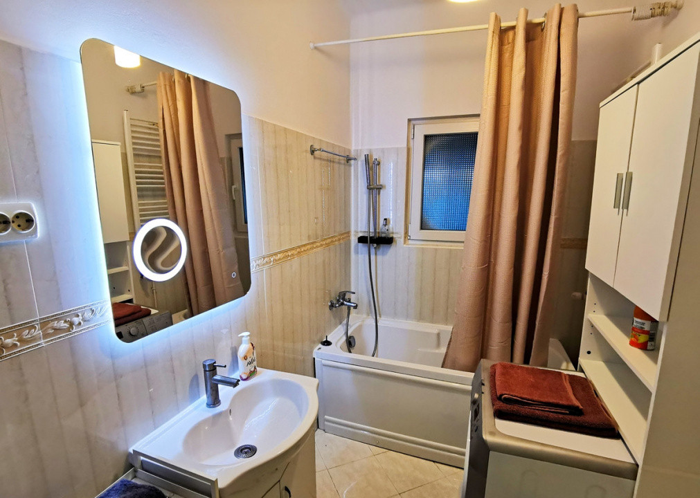 De inchiriat apartament decomandat cu 3 camere  in Dorobanti 