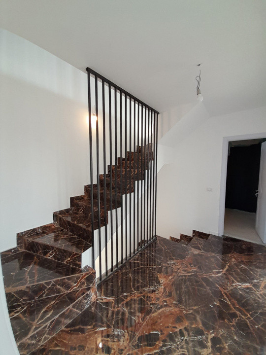 Vila 6 camere tip duplex Balotesi de vanzare